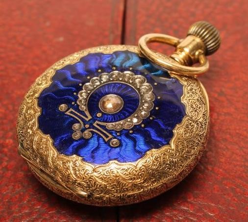 A LADY'S VICTORIAN TOP WIND FOB WATCH Image