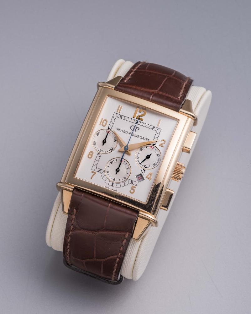 A GENTLEMAN'S 18CT GOLD GIRARD-PERREGAUX "VINTAGE 1945" AUTOMATIC WRISTWATCH Image