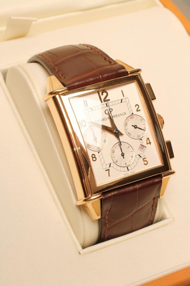 A GENTLEMAN'S 18CT GOLD GIRARD-PERREGAUX "VINTAGE 1945" AUTOMATIC WRISTWATCH Image