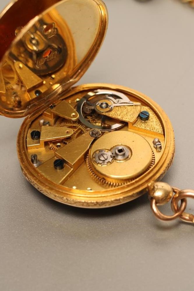A LADY'S EDWARDIAN 18CT GOLD FOB WATCH Image