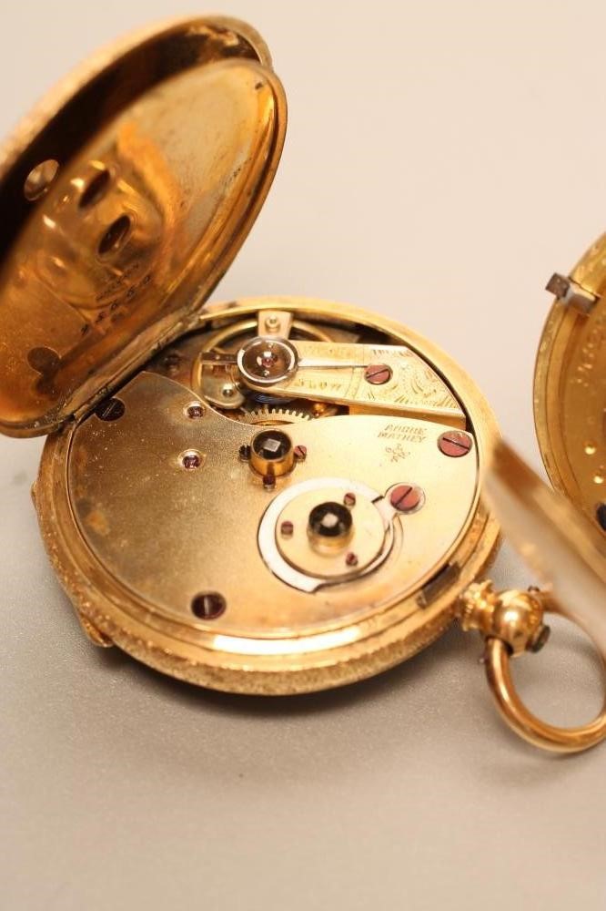 A VICTORIAN 18CT GOLD POCKET WATCH Image