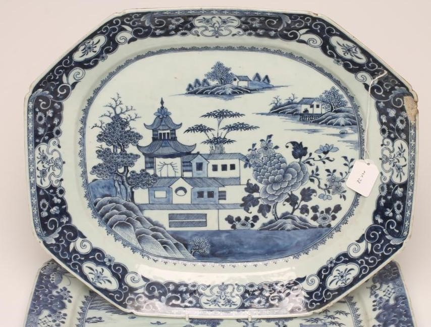 TWO CHINESE EXPORT PORCELAIN LARGE MEAT PLATES of canted oblong form Image