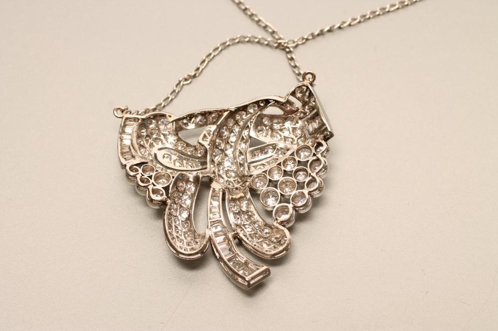 AN ART DECO DIAMOND NECKLACE Image