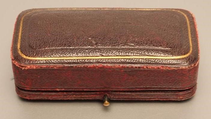 A VICTORIAN BROOCH Image