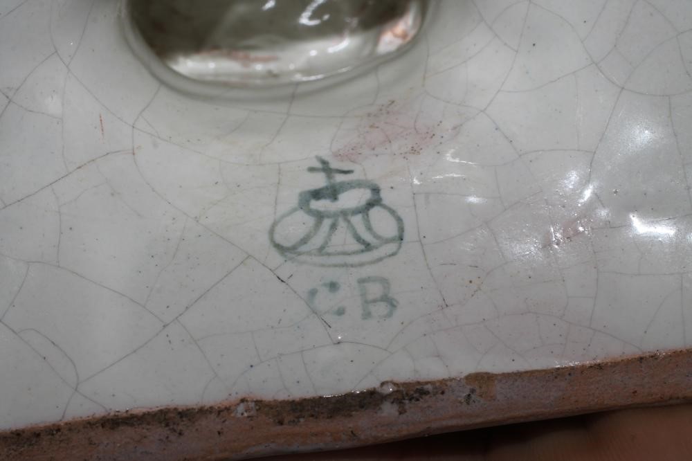 A PAIR OF DELFT QUINTAL TULIP VASES Image