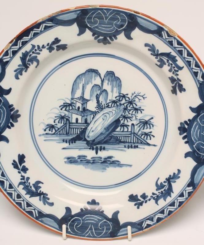 A PAIR OF DELFT PLATES Image