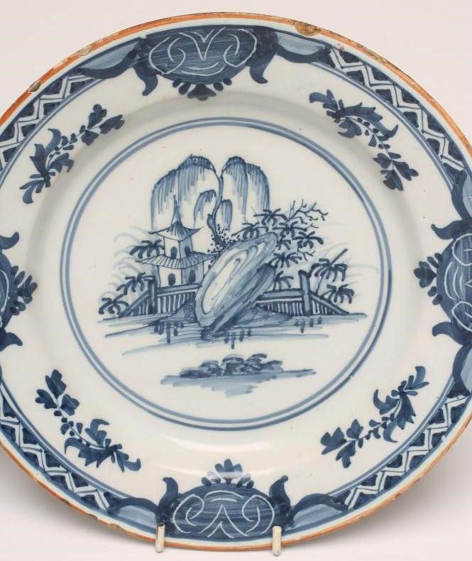 A PAIR OF DELFT PLATES Image