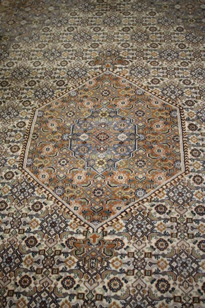 A PERSIAN STYLE CARPET Image