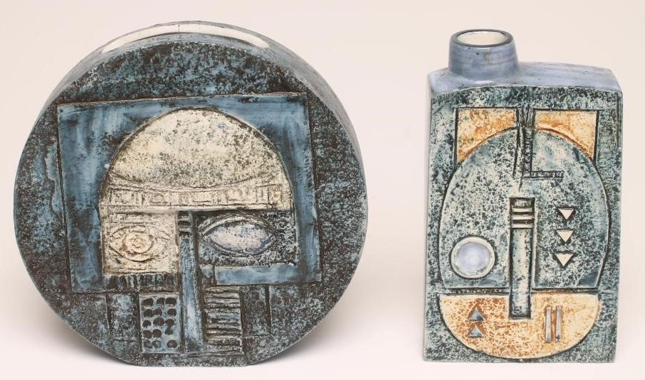 A TROIKA WHEEL VASE Image