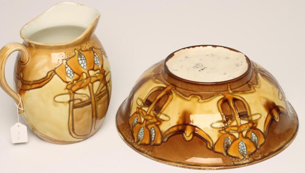 A MINTONS SECCESSIONIST TOILET JUG AND BOWL Image