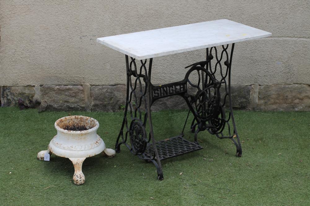 A GARDEN TABLE Image