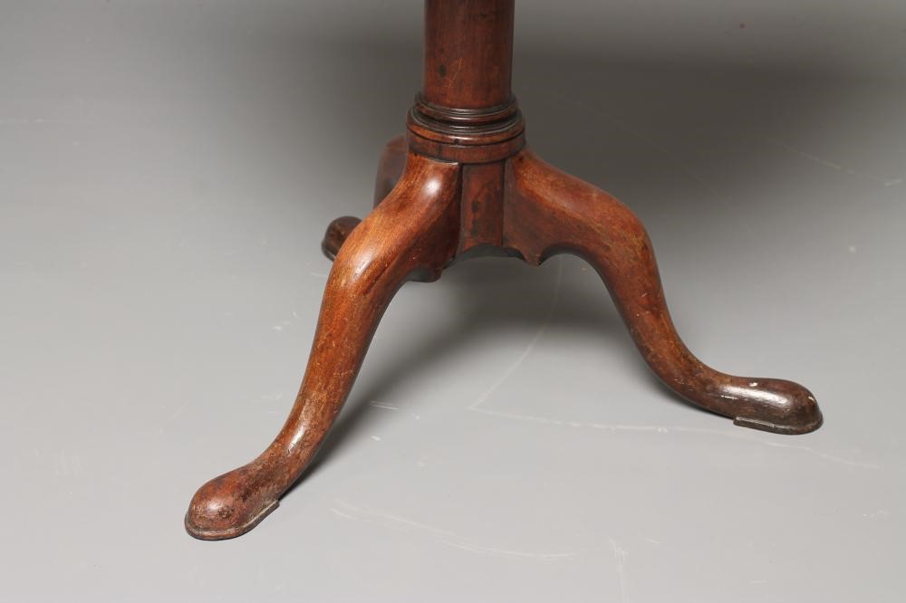 A GEORGIAN MAHOGANY TRIPOD TABLE Image