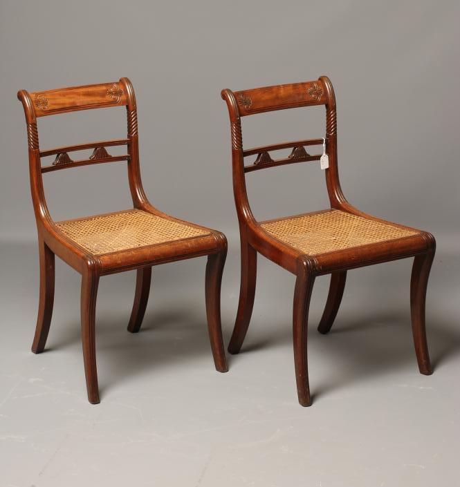 A PAIR OF REGENCY MAHOGANY SIDE CHAIRS Image