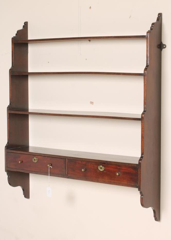 A SET OF GEORGIAN MAHOGANY HANGING SHELVES Image