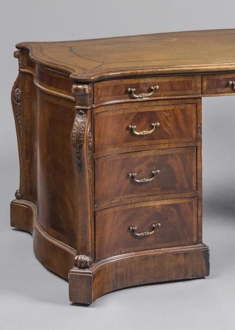 A GEORGIAN DESIGN MAHOGANY PEDESTAL LIBRARY DESK Image