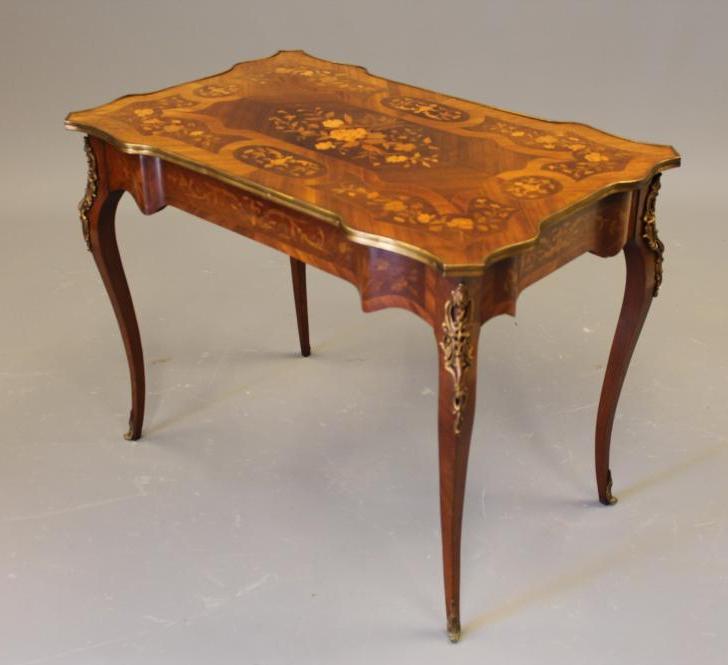 A LOUISE XV STYLE KINGWOOD CENTRE TABLE Image