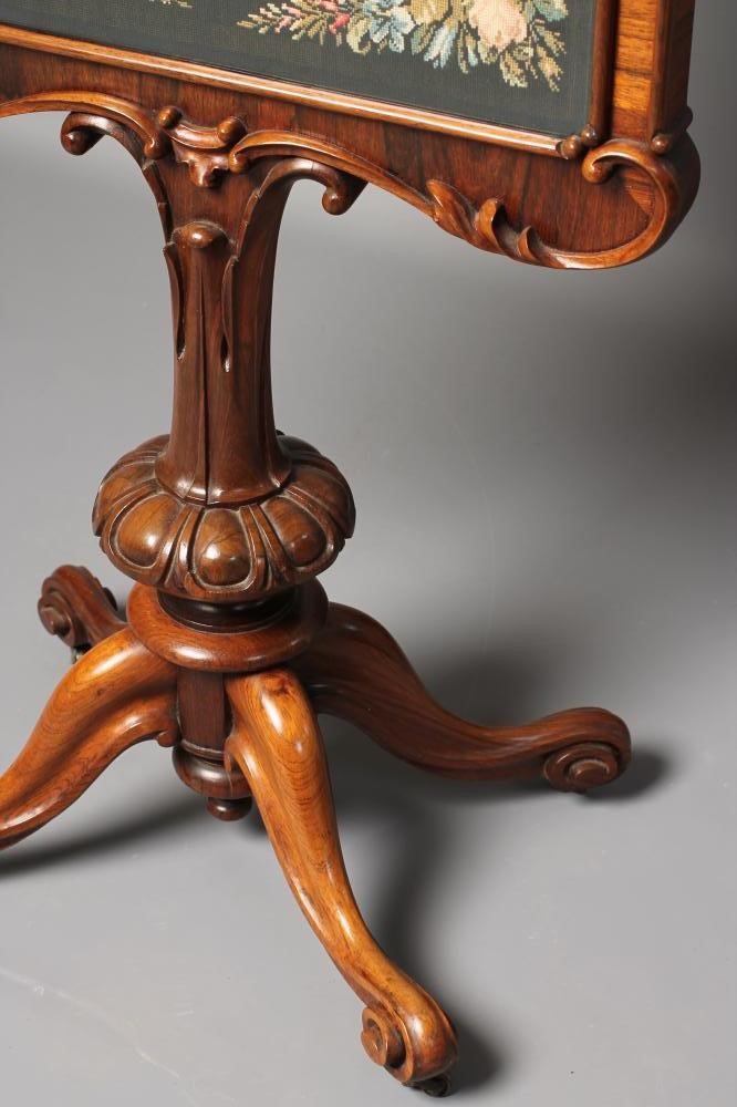 A VICTORIAN ROSEWOOD FIRE SCREEN Image