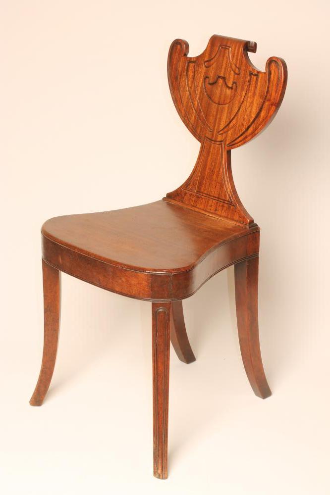 A GEORGIAN MAHOGANY HALL CHAIR Image