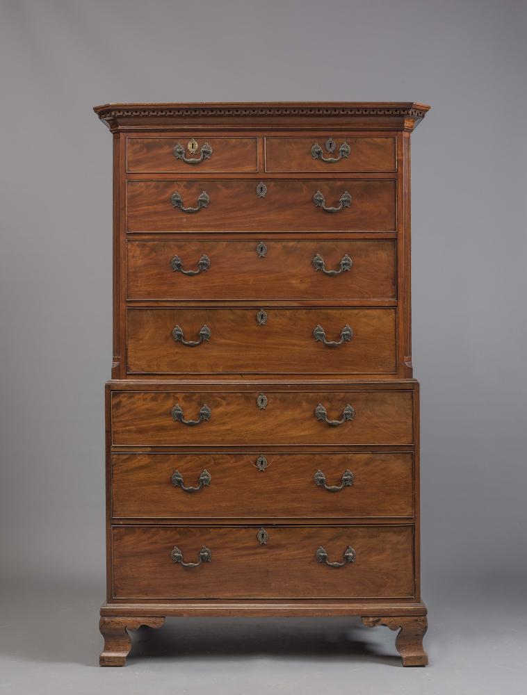 A GEORGIAN MAHOGANY CHEST ON CHEST Image