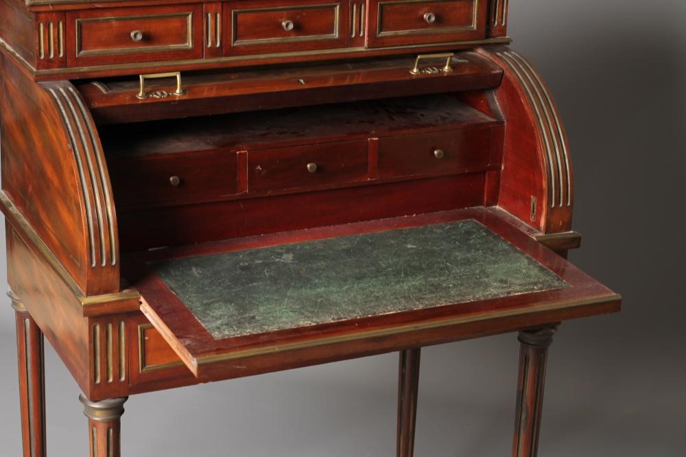 A LOUIS XVI STYLE MAHOGANY BUREAU A CYLINDRE Image