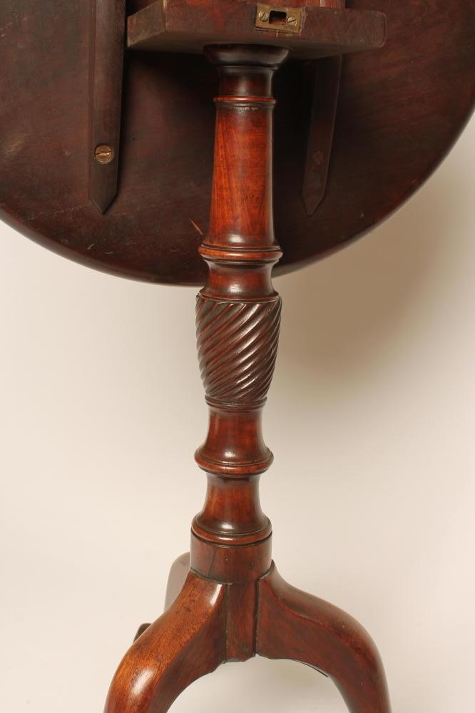 A GEORGIAN MAHOGANY TRIPOD TABLE Image