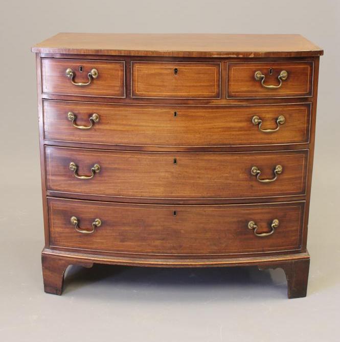 A GEORGIAN MAHOGANY CHEST Image