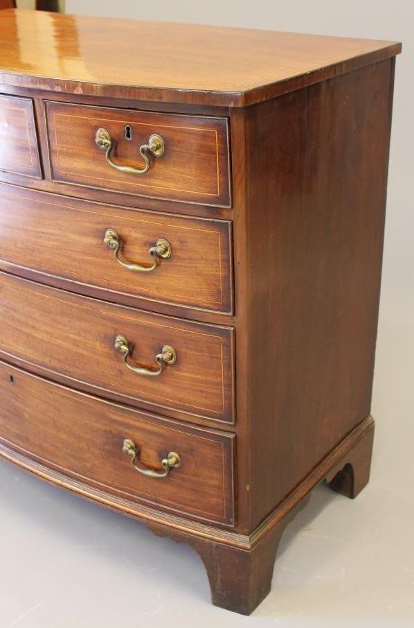 A GEORGIAN MAHOGANY CHEST Image