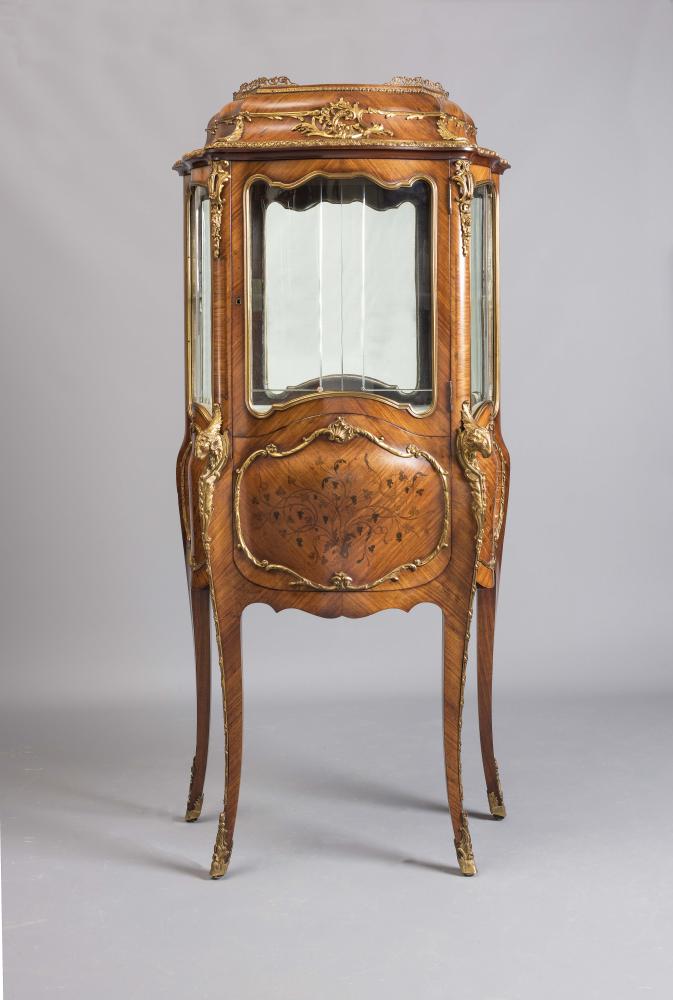 A LOUIS XV STYLE VITRINE Image