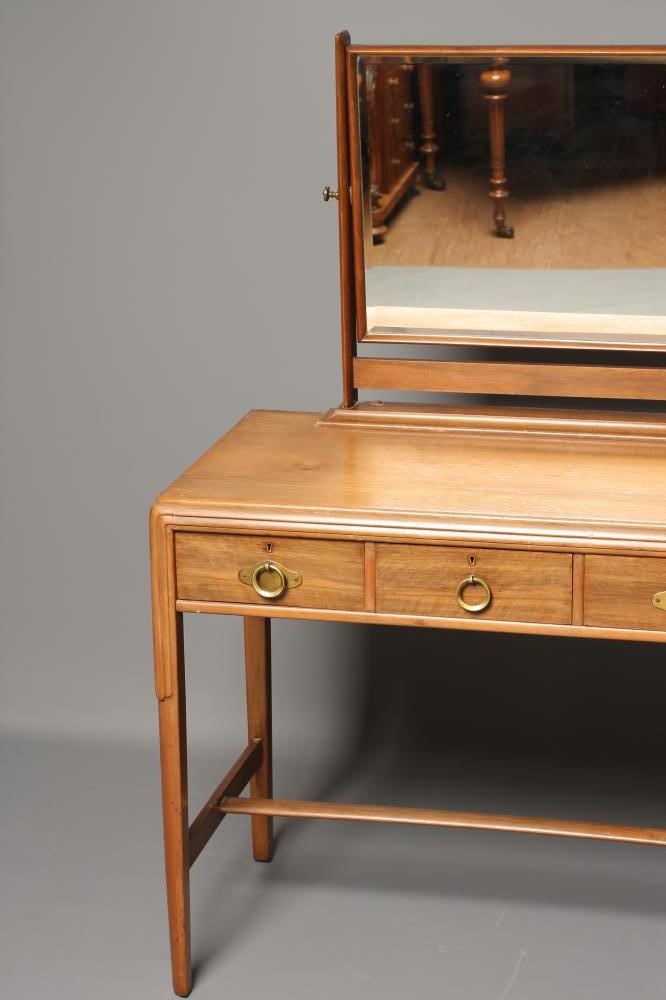 AN ARTS AND CRAFTS STYLE TULIP WOOD PART BEDROOM SUITE Image