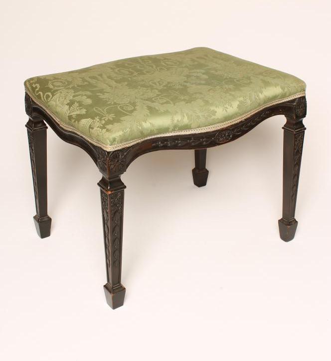 A GEORGIAN STYLE MAHOGANY DRESSING STOOL Image