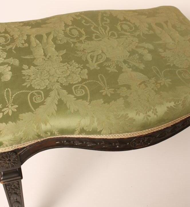 A GEORGIAN STYLE MAHOGANY DRESSING STOOL Image