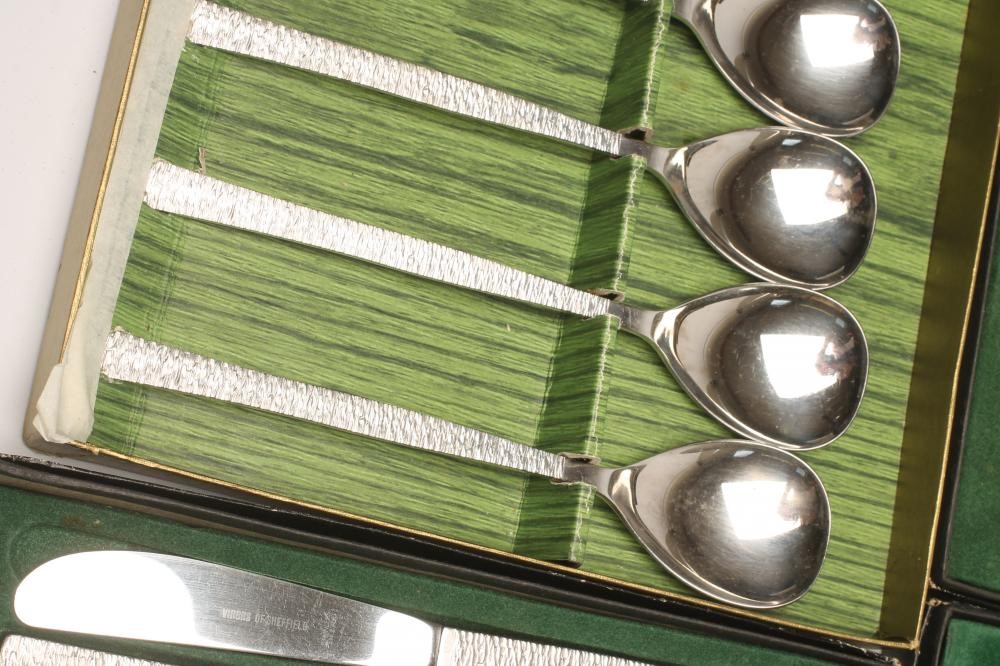 GERALD BENNEY FOR VINERS - a "Studio" stainless steel bark effect table suite Image