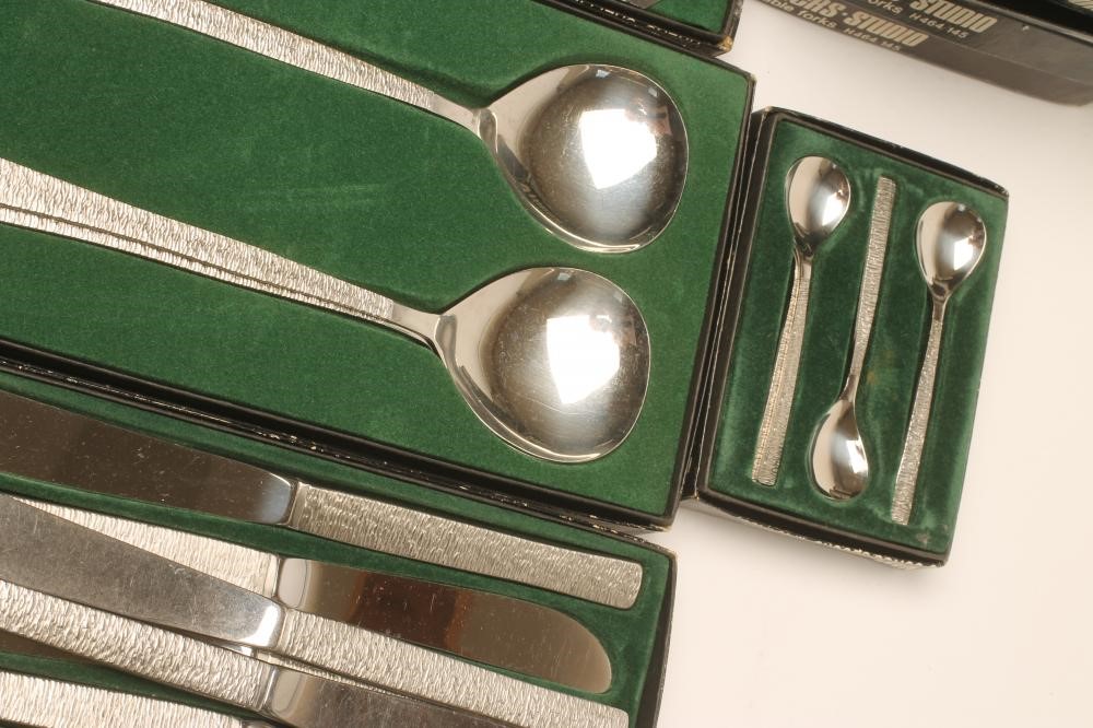 GERALD BENNEY FOR VINERS - a "Studio" stainless steel bark effect table suite Image