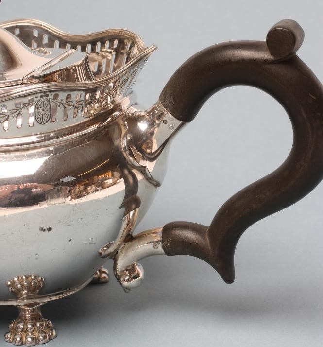 *A FOUR PIECE SILVER TEA AND COFFEE SERVICE Image