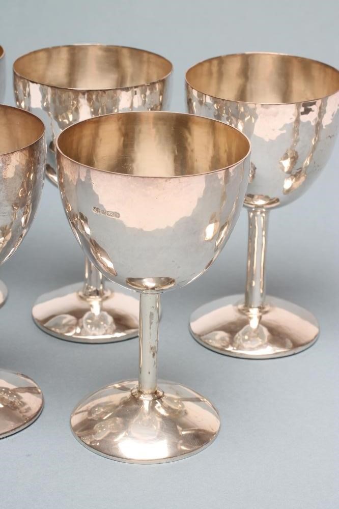 A SET OF SIX BRITANNIA STANDARD SILVER GOBLETS Image