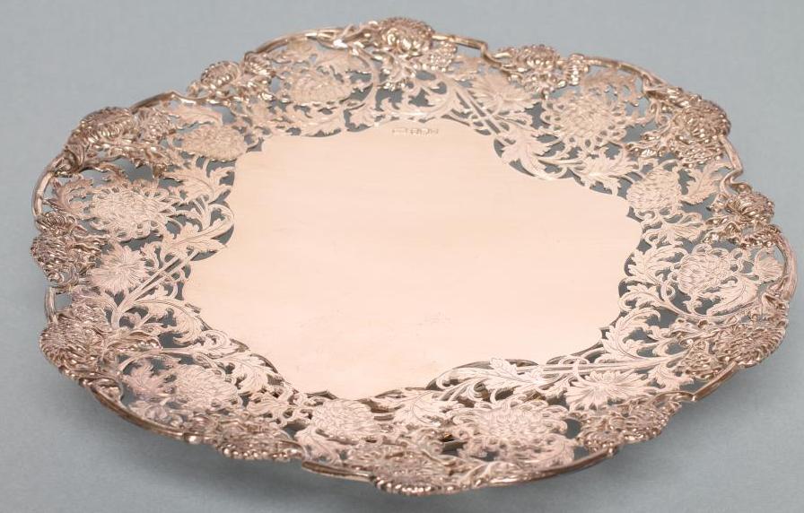 A LOW PEDESTAL SILVER TAZZA Image