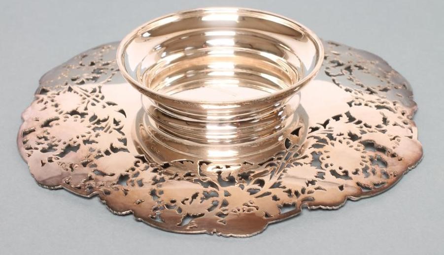 A LOW PEDESTAL SILVER TAZZA Image