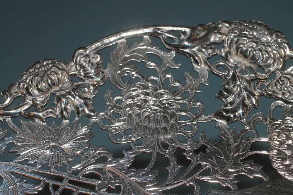 A LOW PEDESTAL SILVER TAZZA Image