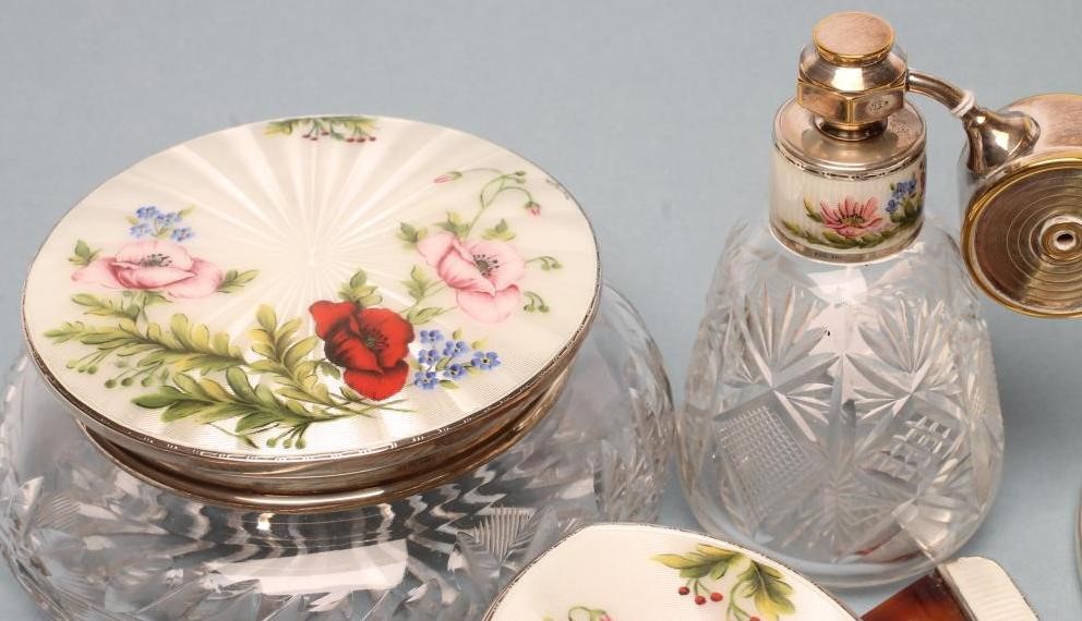 AN EIGHT PIECE SILVER DRESSING TABLE SET Image