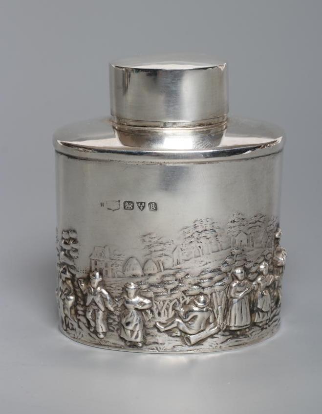 A SILVER TEA CANISTER Image