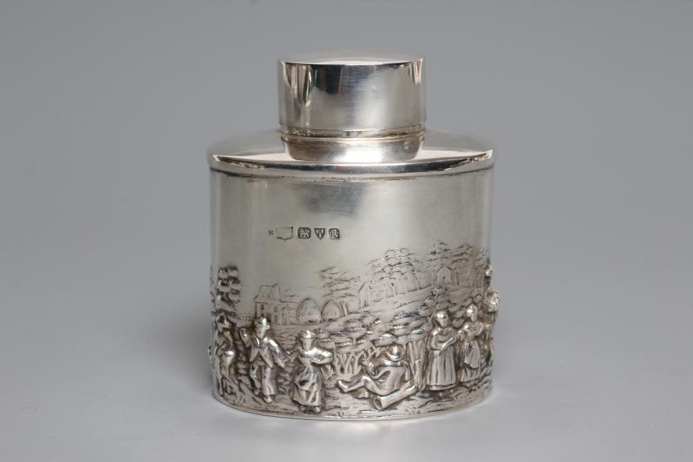 A SILVER TEA CANISTER Image