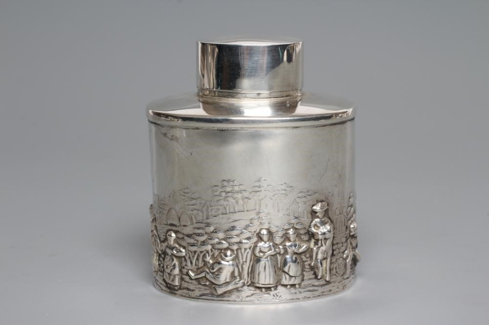 A SILVER TEA CANISTER Image