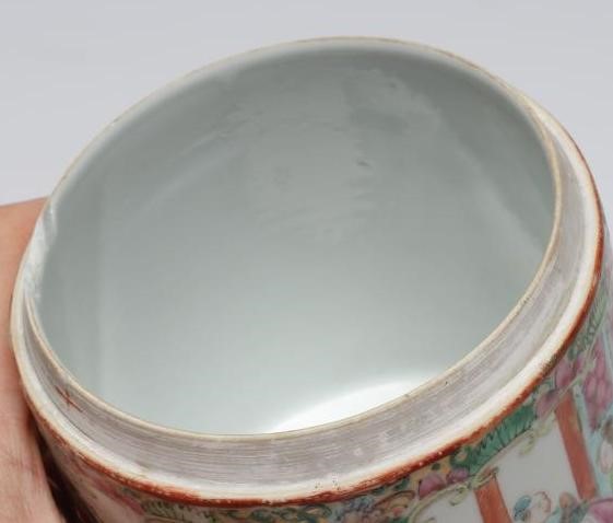 A CANTONESE PORCELAIN FAMILLE ROSE JAR AND COVER of plain cylindrical form Image