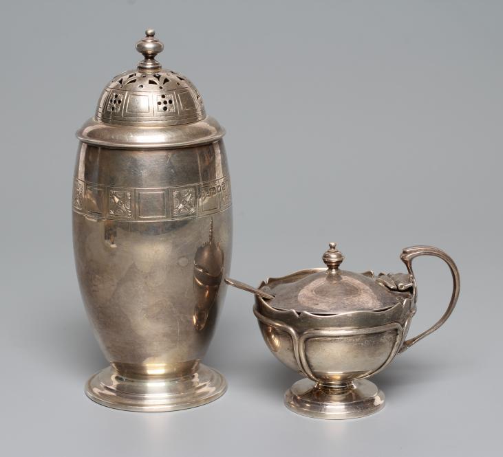 AN ART DECO SILVER SUGAR CASTER Image