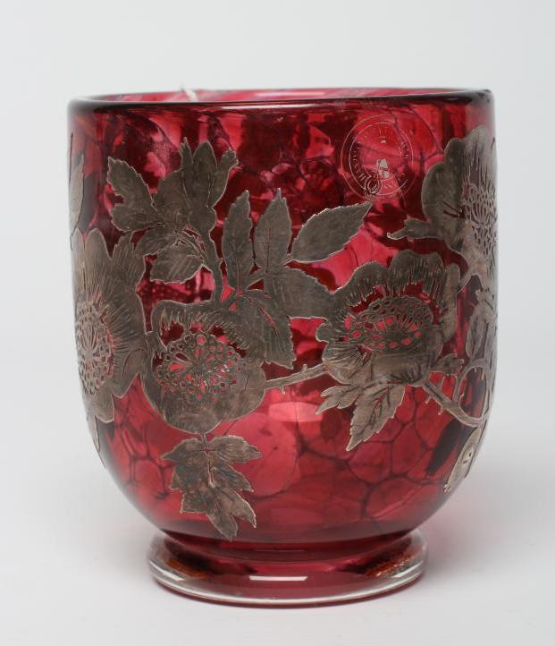 A SILVER OVERLAY LAUGHARNE CRANBERRY GLASS VASE Image