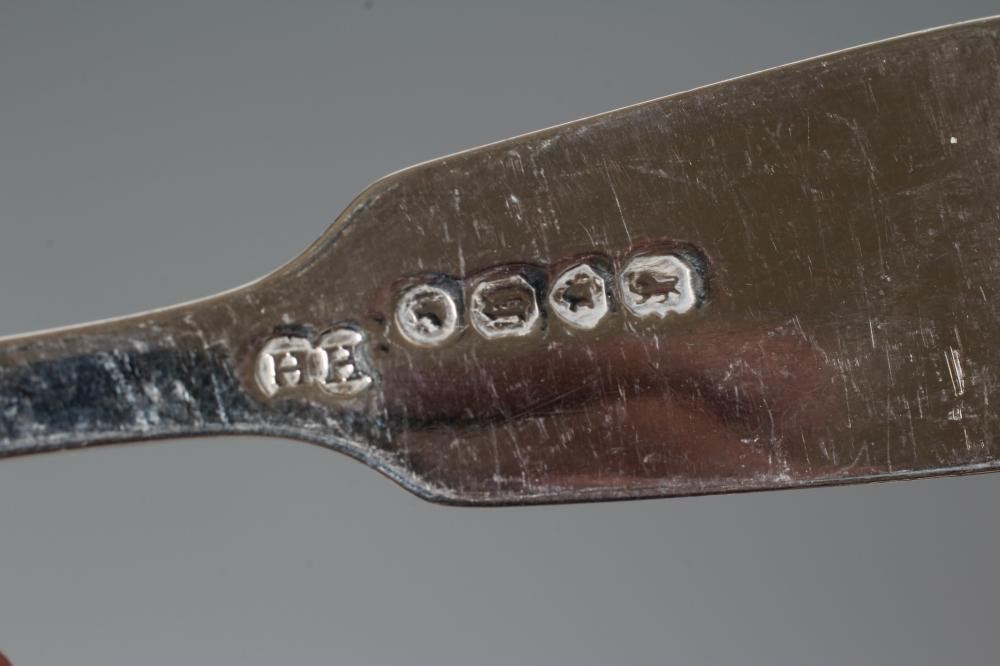 A SET OF NINE VICTORIAN SILVER DESSERT FORKS Image