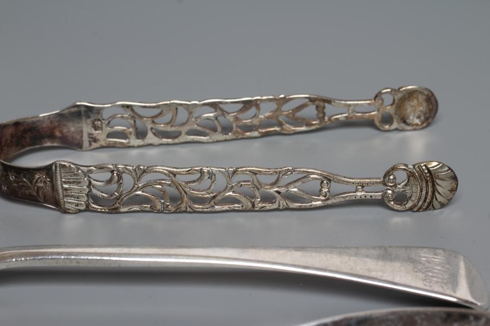 A PAIR OF GEORGE III SILVER TABLE SPOONS Image