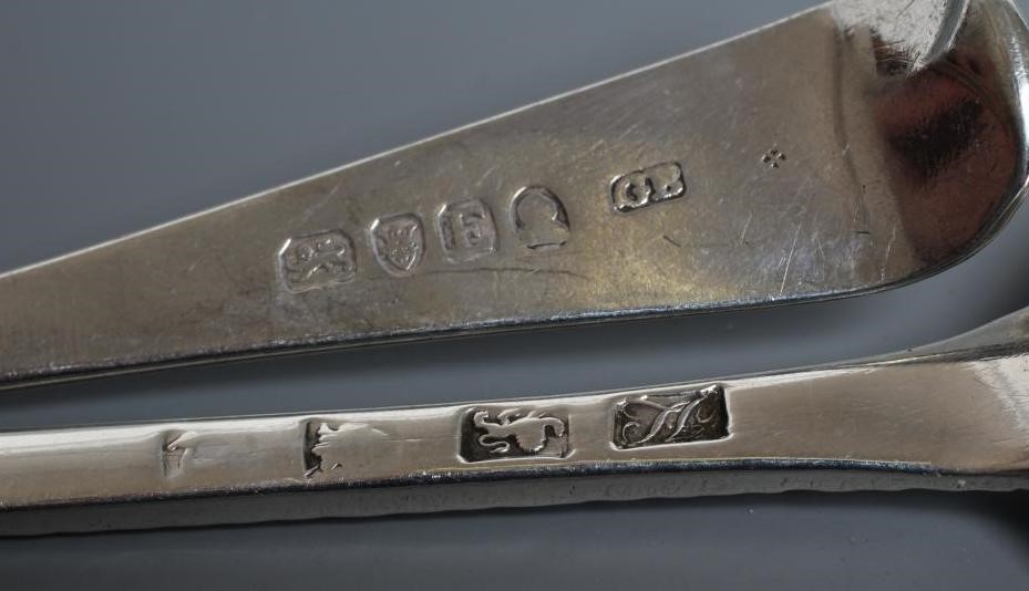 A PAIR OF GEORGE III SILVER TABLE SPOONS Image