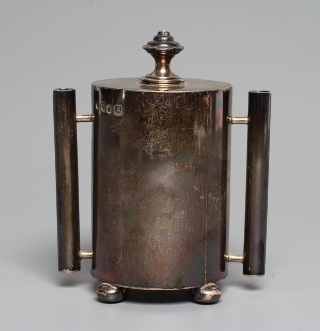 AN EDWARDIAN SCOTTISH SILVER TABLE LIGHTER Image