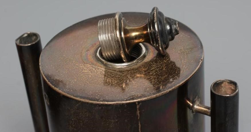 AN EDWARDIAN SCOTTISH SILVER TABLE LIGHTER Image